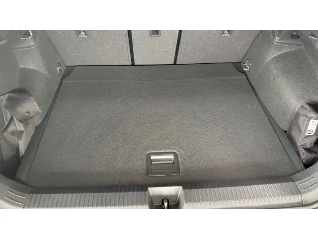 Volkswagen T-Roc view 7