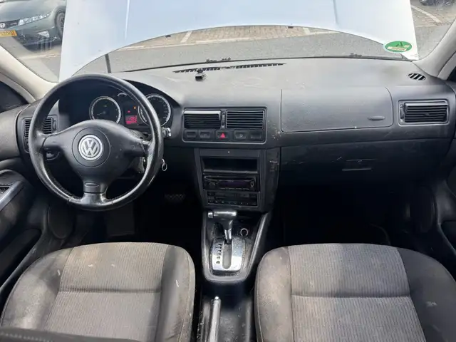 Volkswagen Golf view 7