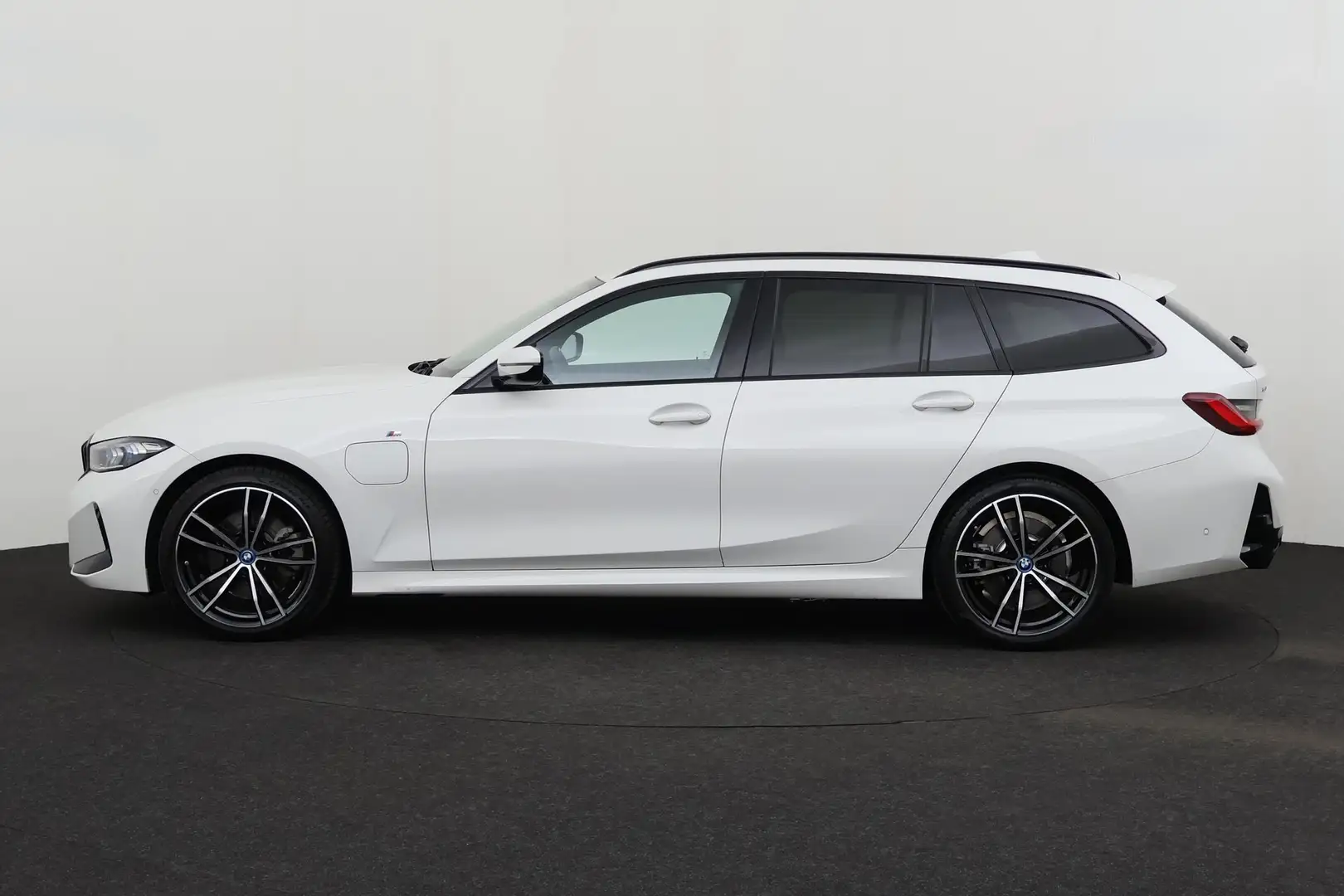 BMW 330 e TOURING iA xDRIVE PHEV M-SPORT (G21) PHEV + GPS Grau - 2