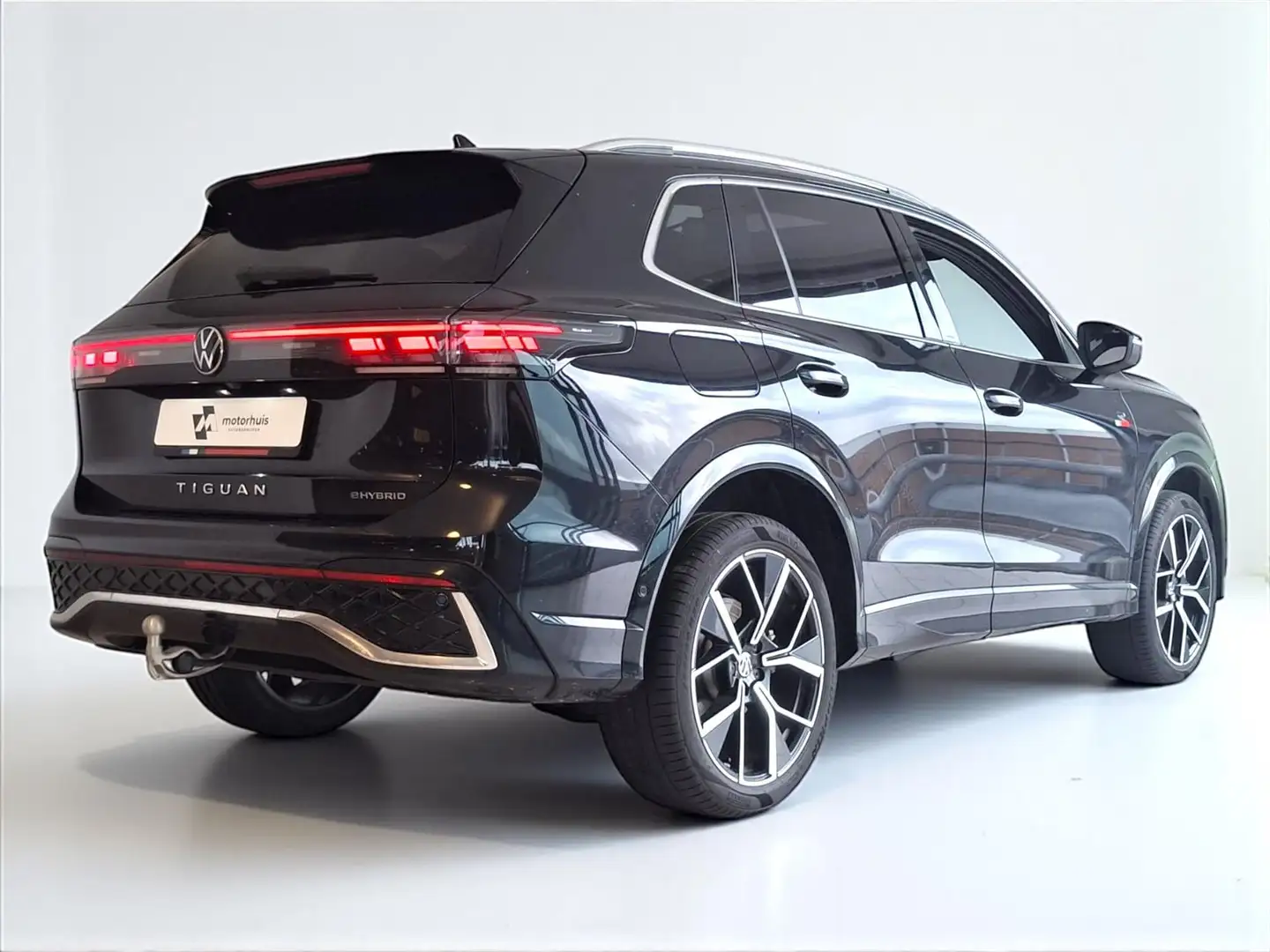 Volkswagen Tiguan 1.5 eHybrid 272pk DSG-6 R-Line Business PANO IQ LE Noir - 2