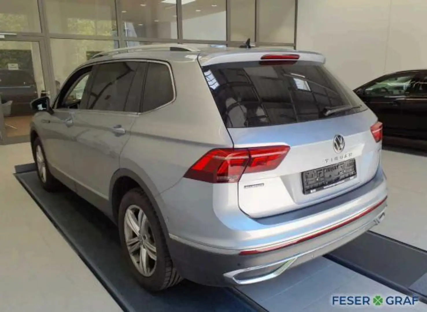 Volkswagen Tiguan Allspace 2.0 TDI DSG Elegance 4M AHK NAVI Silber - 2
