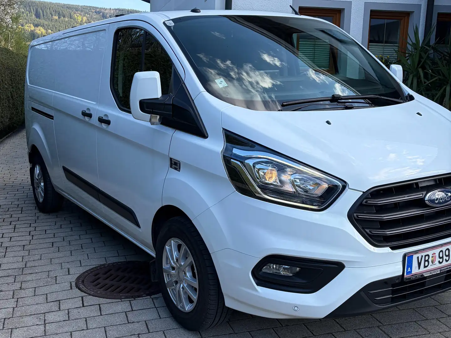 Ford Transit Custom Transit Custom Trend 2,0 TDCI L2H1 300 Weiß - 2