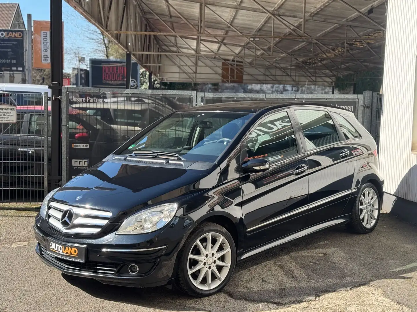 Mercedes-Benz B 200 *2.Hand*Klima*Freisprech*E Fenster Schwarz - 2