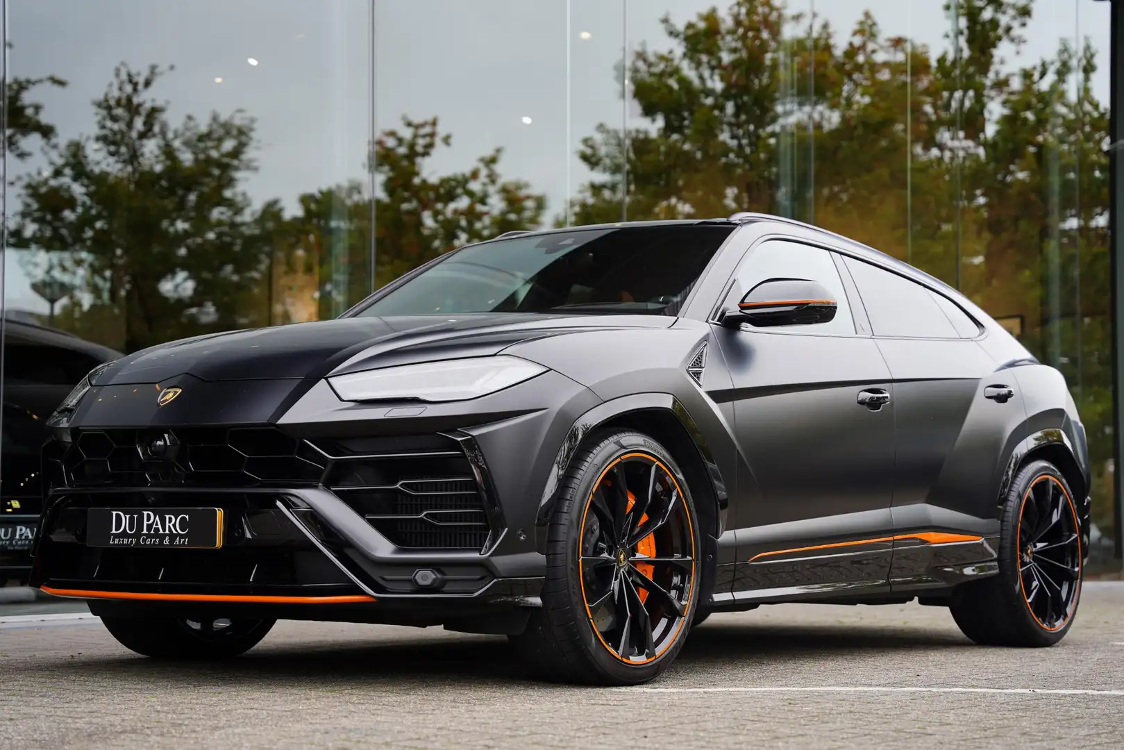 Lamborghini Urus 4.0 V8 Graphite Capsule Export Price Stealth X-PEL Noir - 2