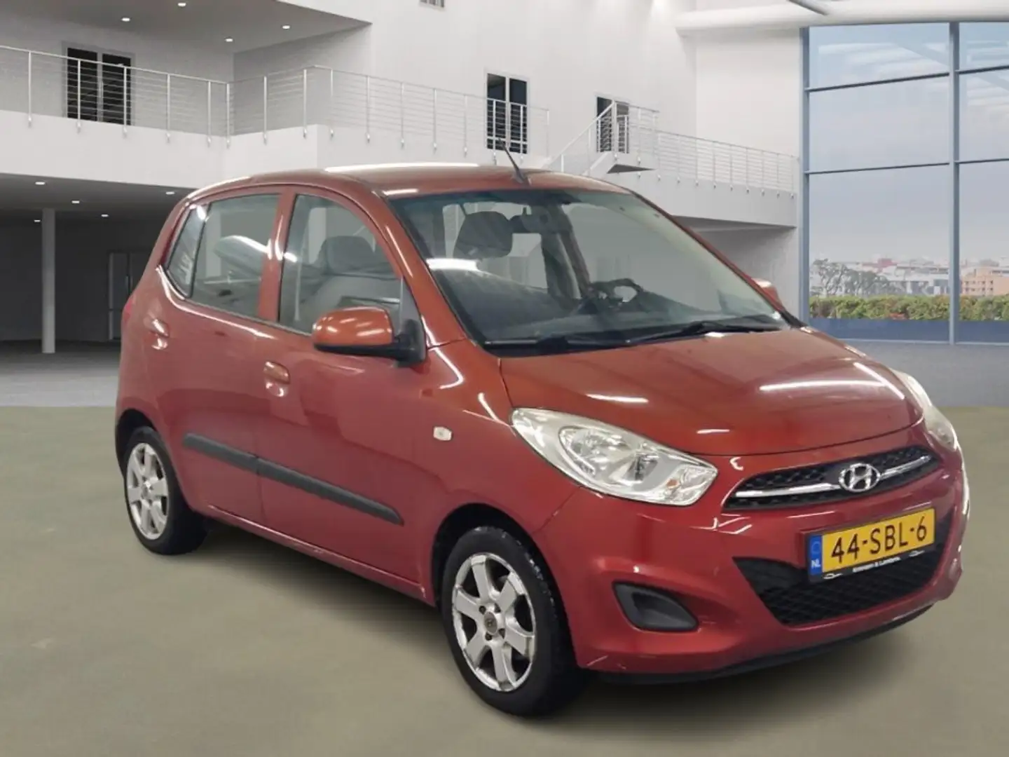 Hyundai i10 1.1 i-Drive Cool/ LICHTMETALEN VELGEN/ ZUINIG Rot - 2