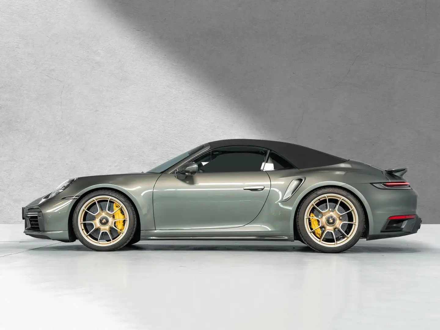 Porsche 992 911 Turbo S Cabriolet, 1.Hd.,Burmester,Lift Groen - 1