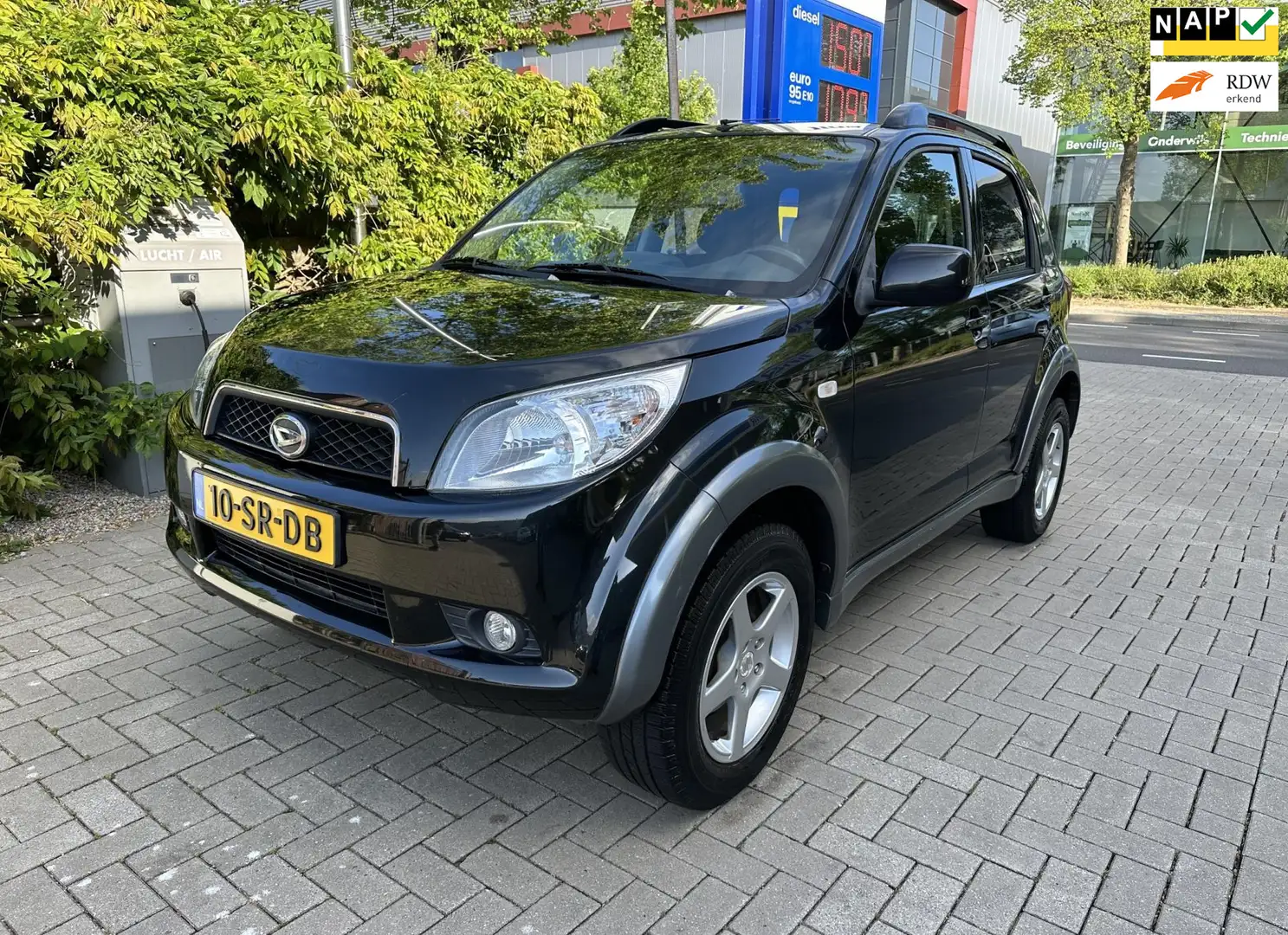 Daihatsu Terios 1.5-16v Exclusive 93000 dkm op teller Černá - 1