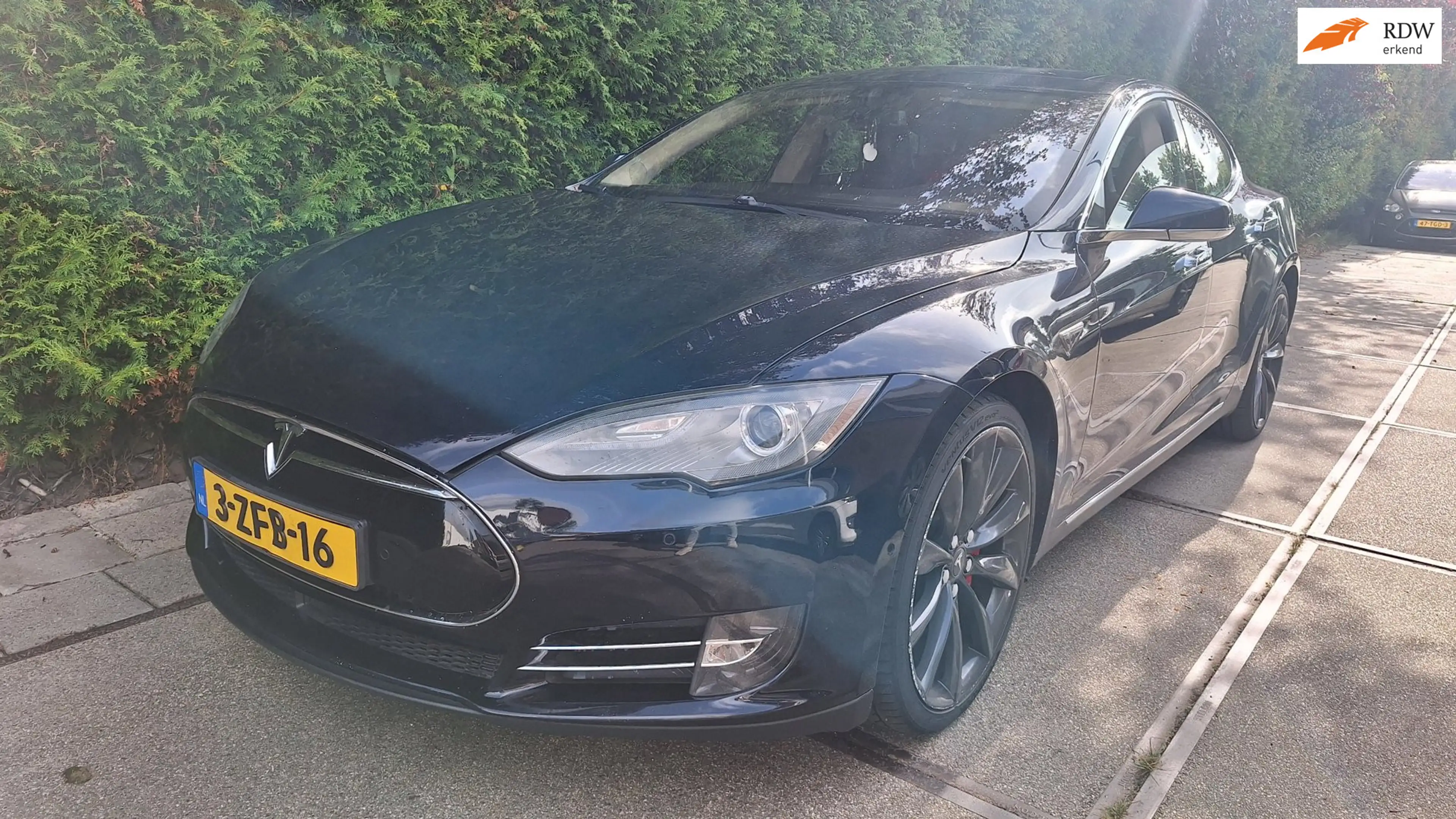 Tesla Model S 85 Performance Free supercharge Levenslang