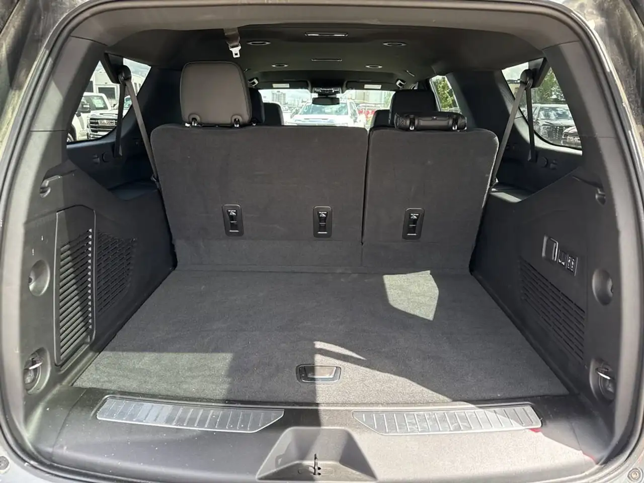 GMC Yukon снимка GMC Yukon