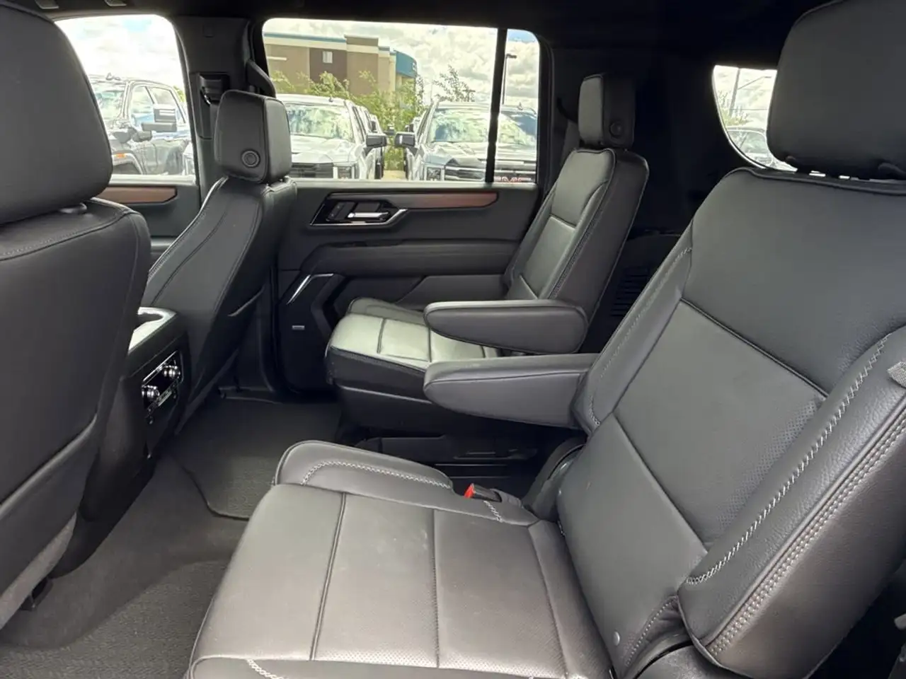 GMC Yukon снимка GMC Yukon