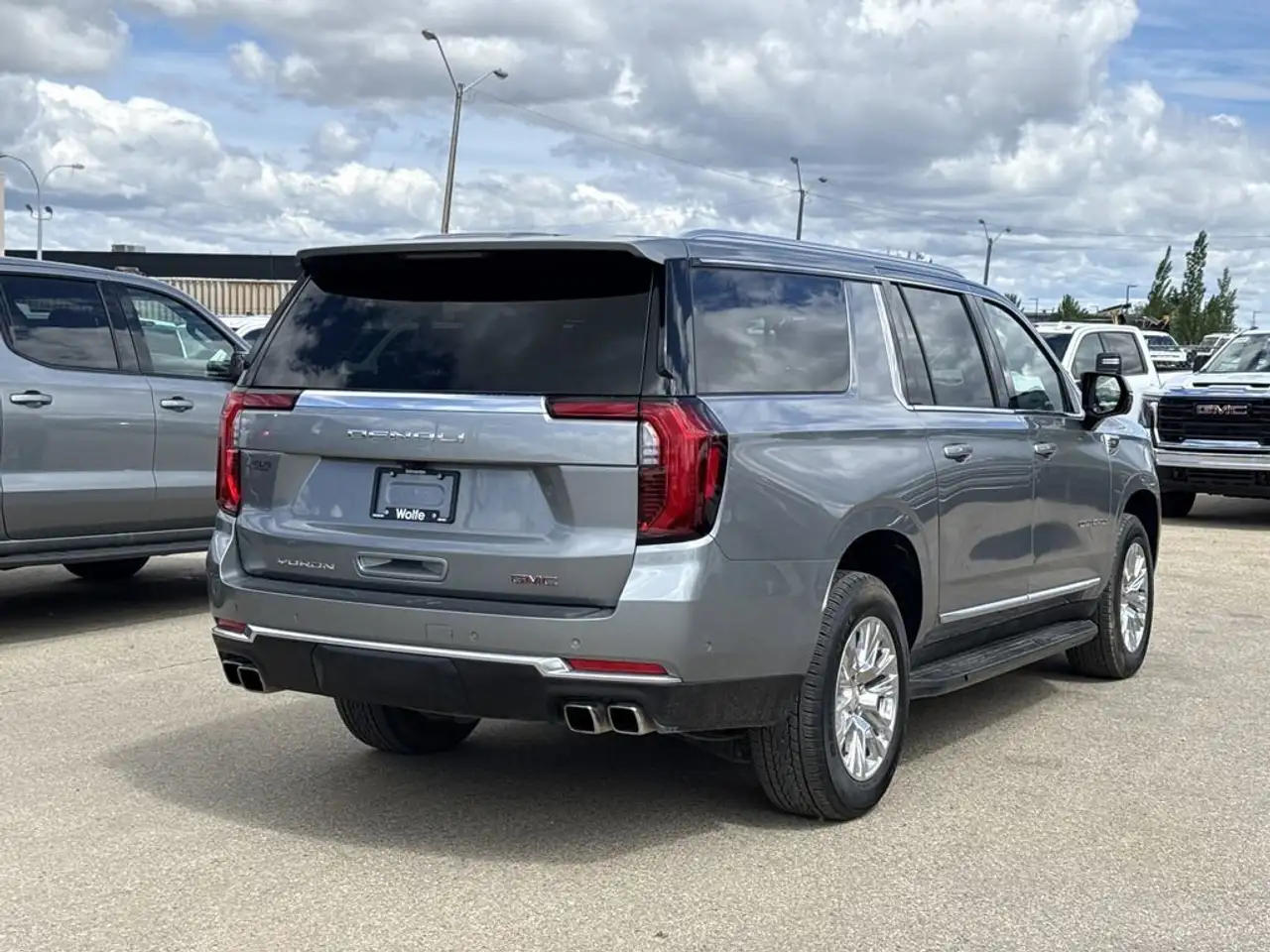 GMC Yukon снимка GMC Yukon