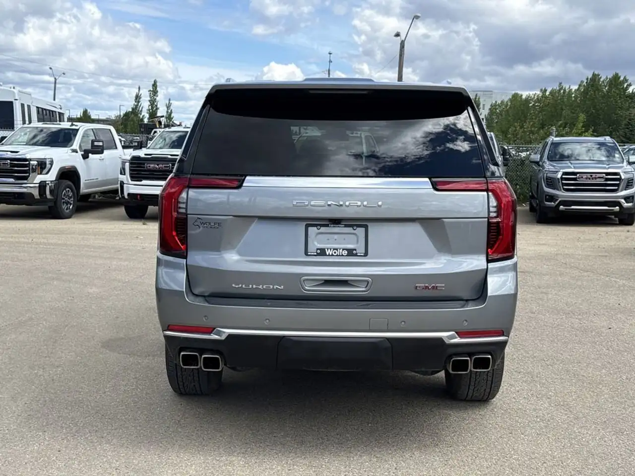 GMC Yukon снимка GMC Yukon