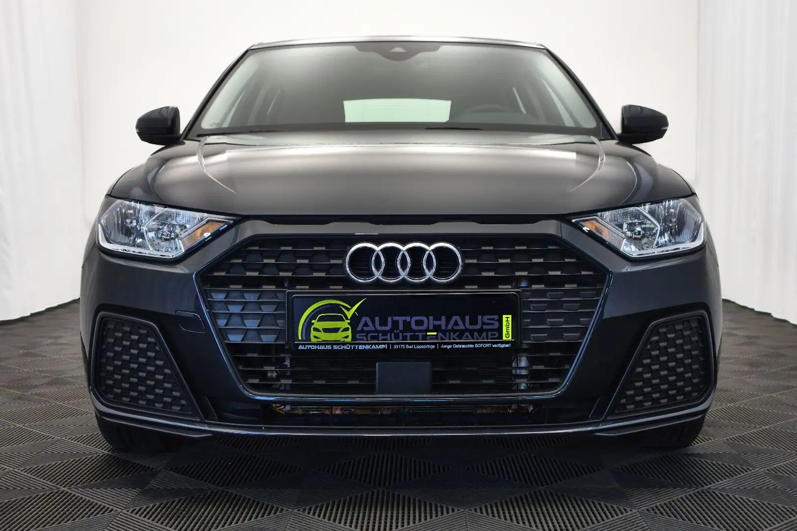 Audi A1 Sportback 30 TFSI 1.HAND+8xREIFEN+BLUETOOTH Gris - 2