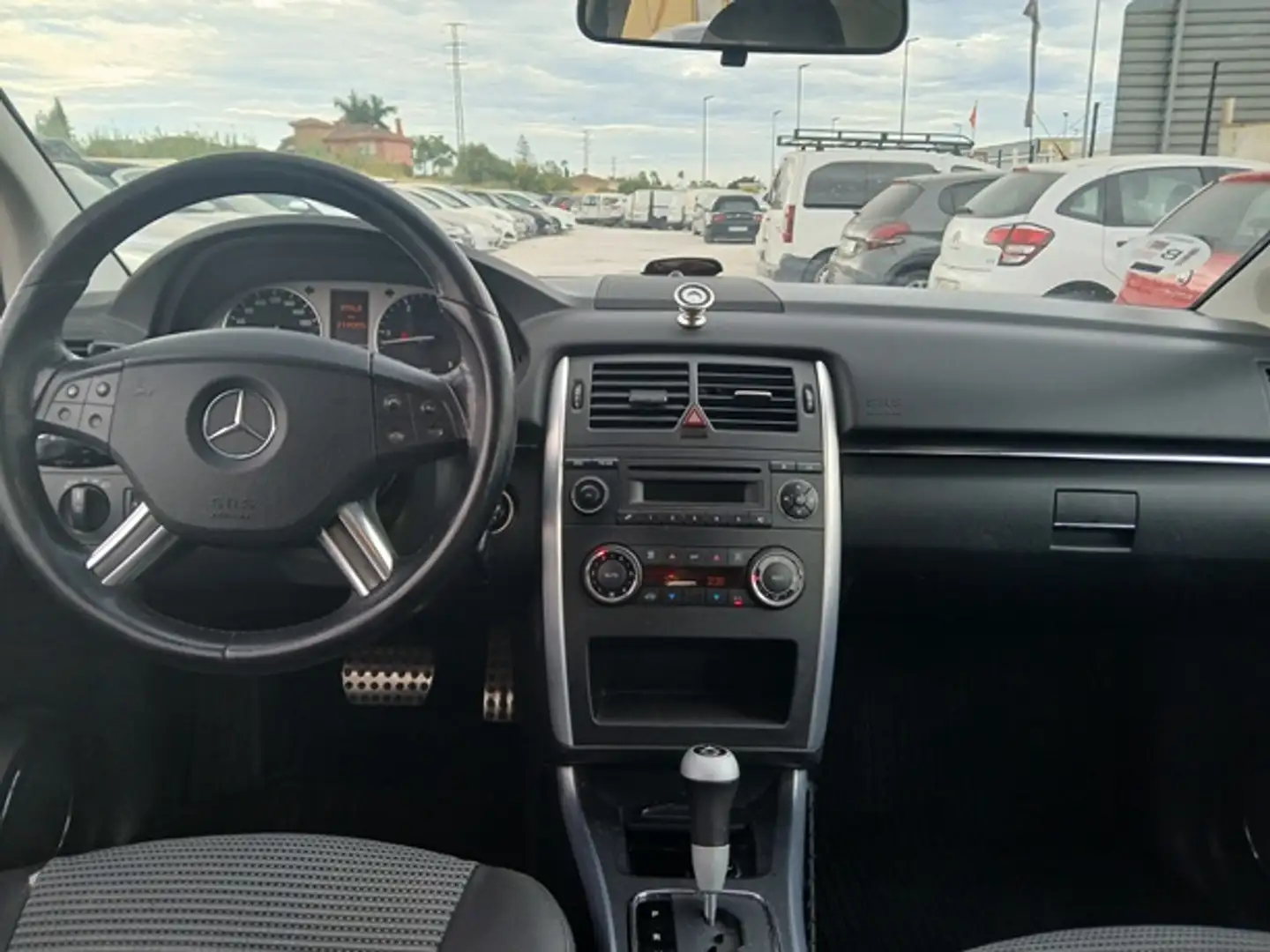 Mercedes-Benz B 180 180CDI Autotronic Gris - 2