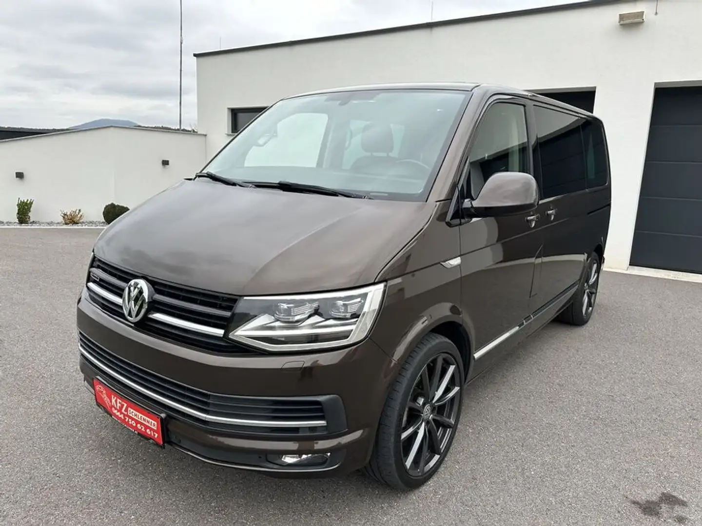 Volkswagen T6 Multivan Highline 4Motion DSG - VERMITTLUNG Brun - 1