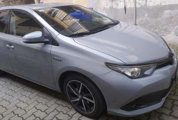 Auris 1.8h Lounge cvt my17