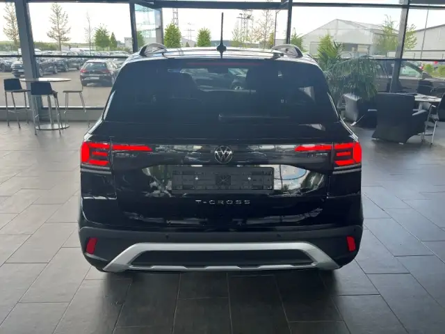 Volkswagen T-Cross view 5