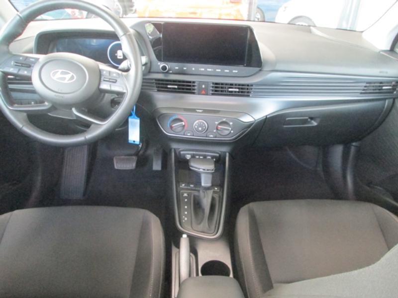 Hyundai i20 Trend Navi Kamera Shz Android Apple CarPlay — photo 13