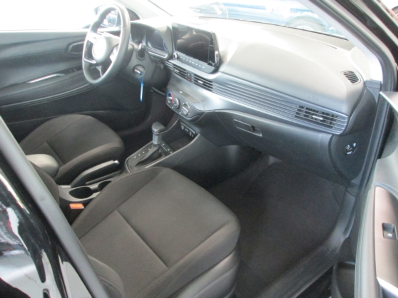 Hyundai i20 Trend Navi Kamera Shz Android Apple CarPlay — photo 11