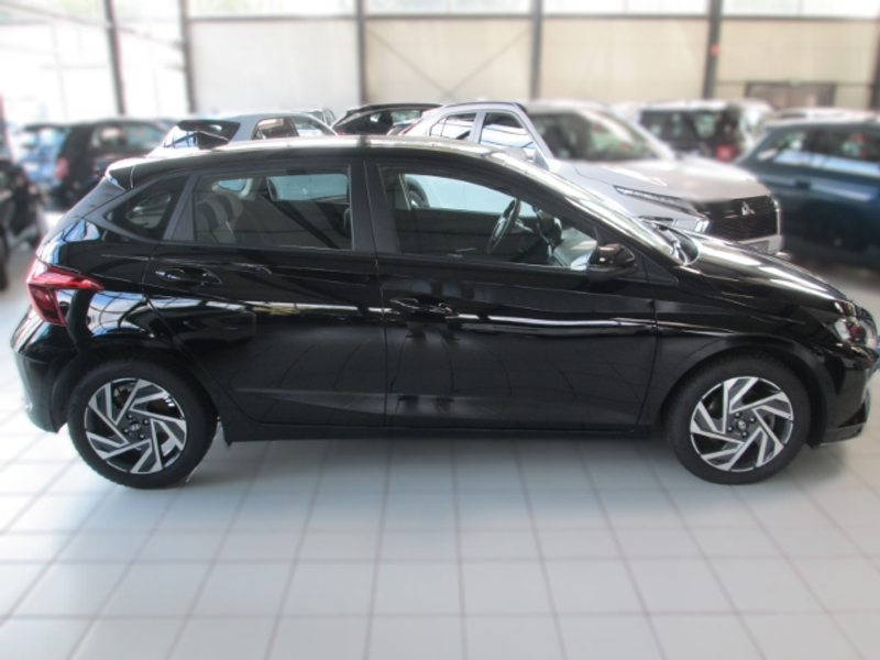 Hyundai i20 Trend Navi Kamera Shz Android Apple CarPlay — photo 6