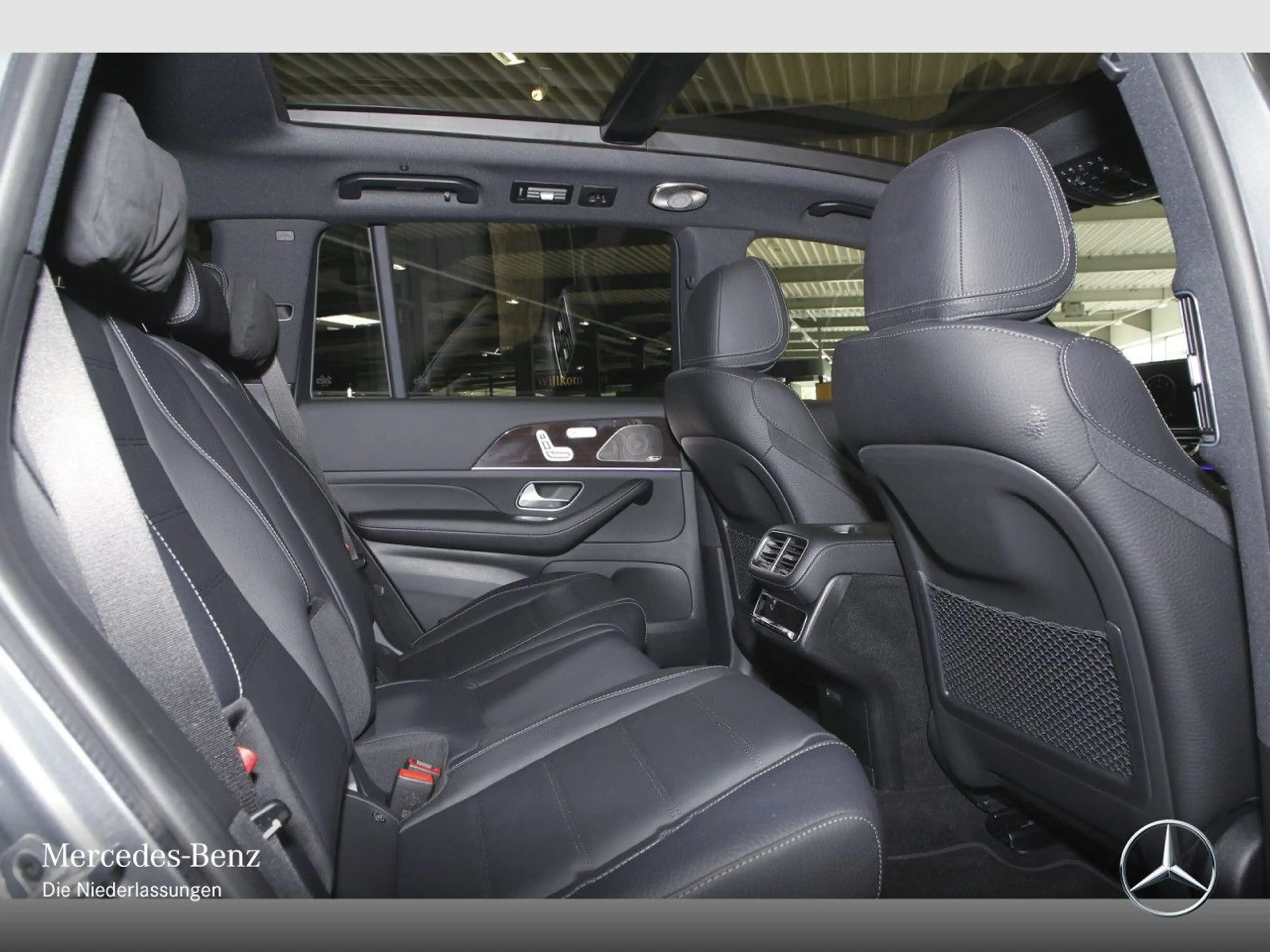 Mercedes-Benz GLS 350 d 4M AMG+PANO+360+AHK+MULTIBEAM+STHZG+HUD — photo 12