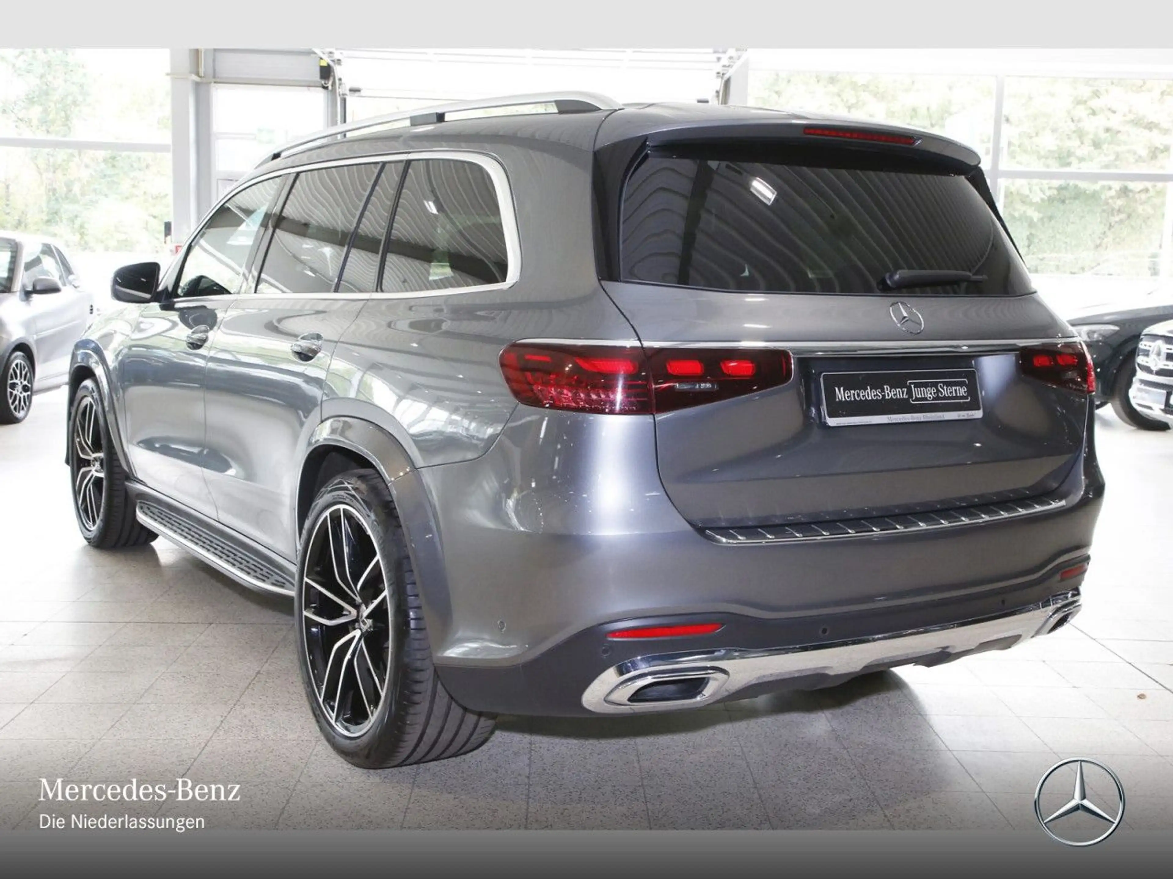 Mercedes-Benz GLS 350 d 4M AMG+PANO+360+AHK+MULTIBEAM+STHZG+HUD — photo 11