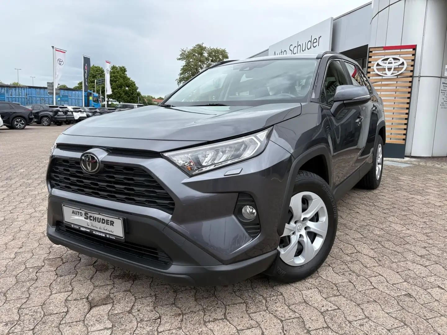 Toyota RAV 4 4 4x2 **BENZINER/SCHALTER** Grijs - 1