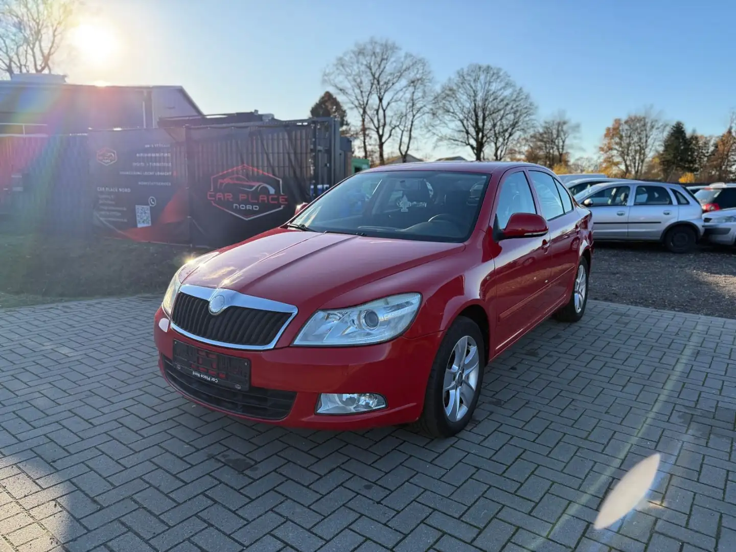 Skoda Octavia Lim. Ambiente TÜV 2027/PDC/ANHÄNGERKUP. Rot - 1
