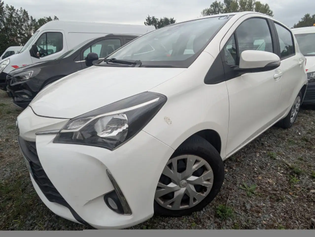 Toyota Yaris III 90 D-4D France Business 5p