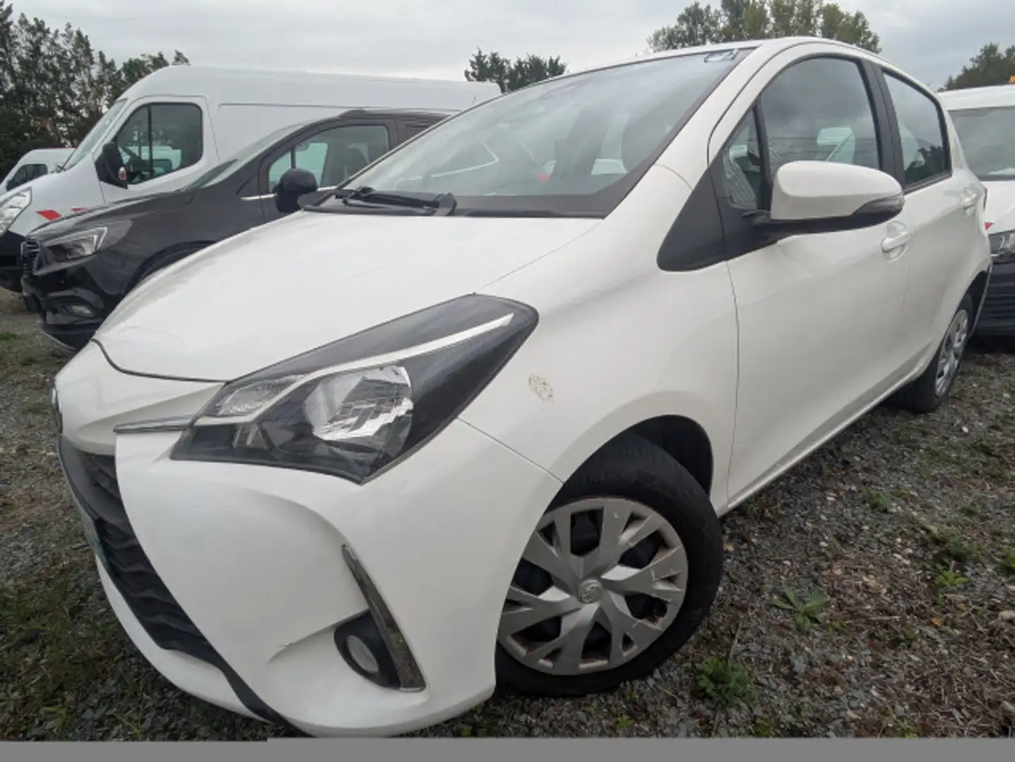 Toyota Yaris III 90 D-4D France Business 5p - 1