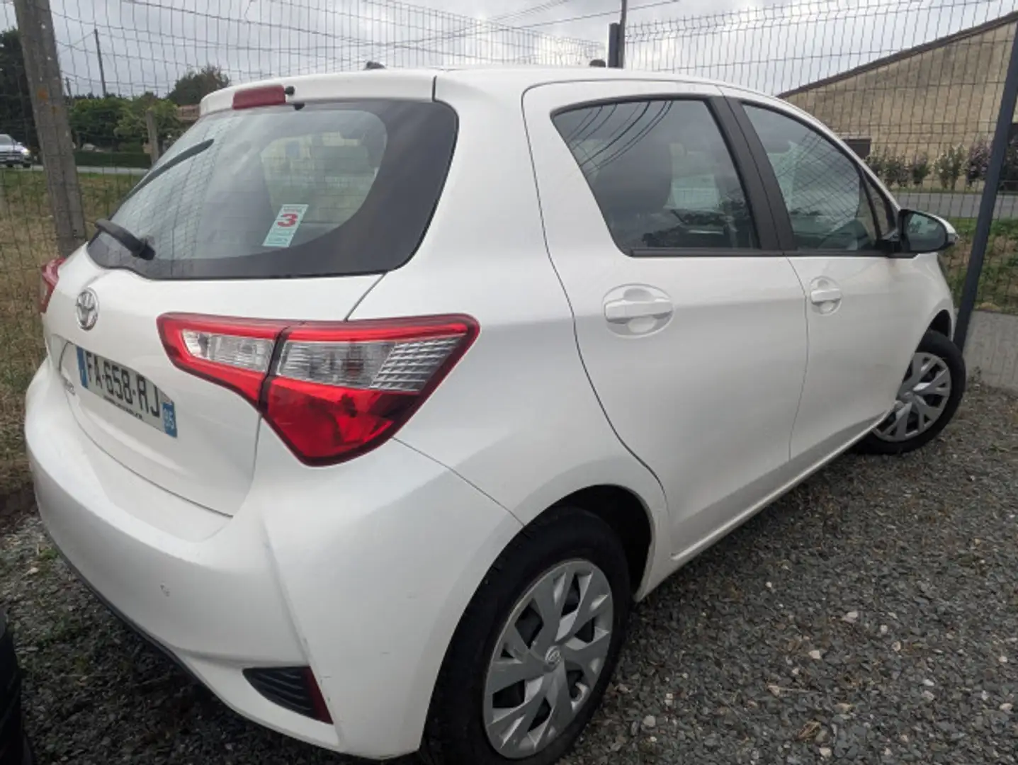 Toyota Yaris III 90 D-4D France Business 5p - 2