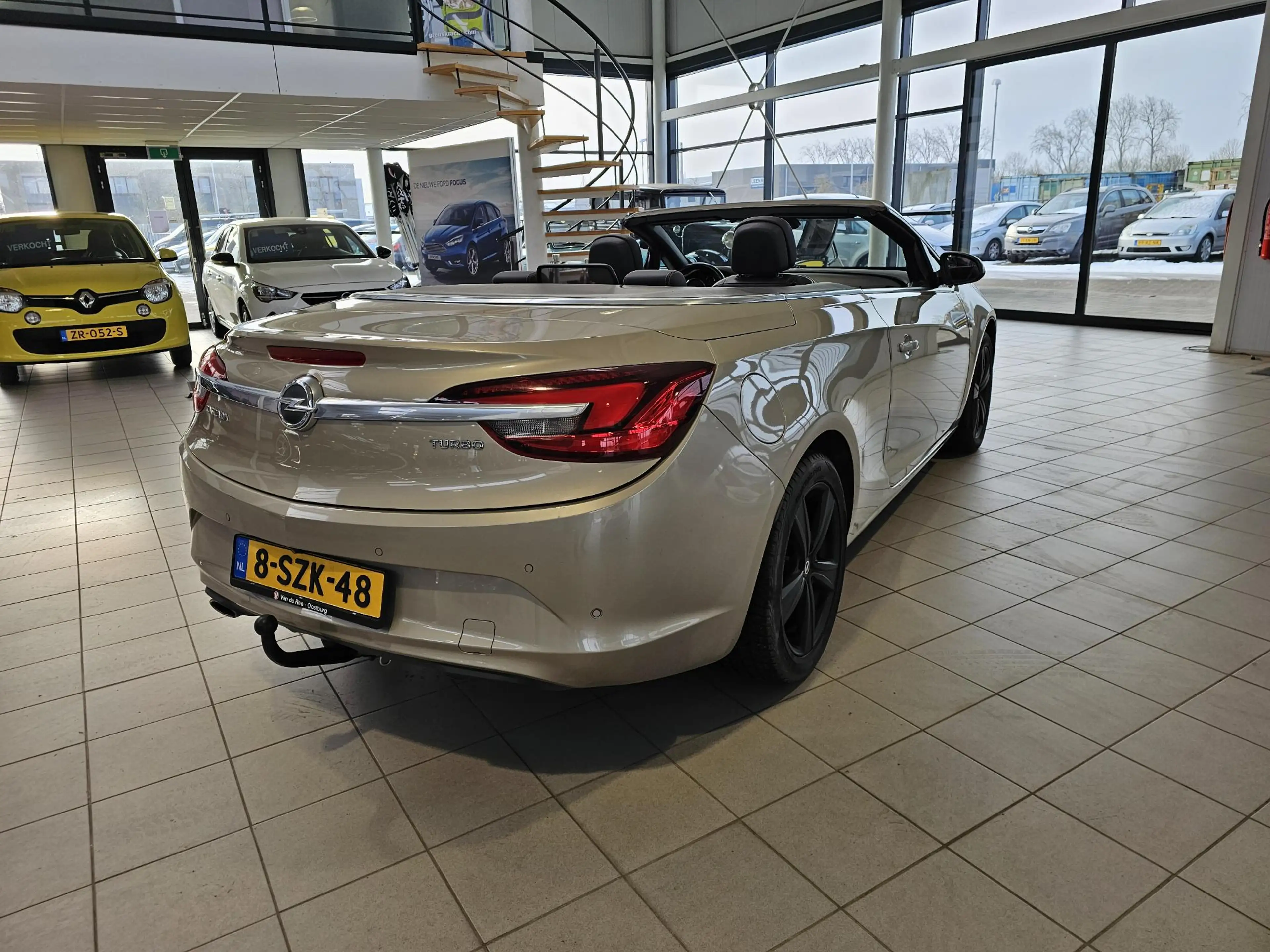 Opel Cascada 1.6 Turbo Cosmo — photo 3