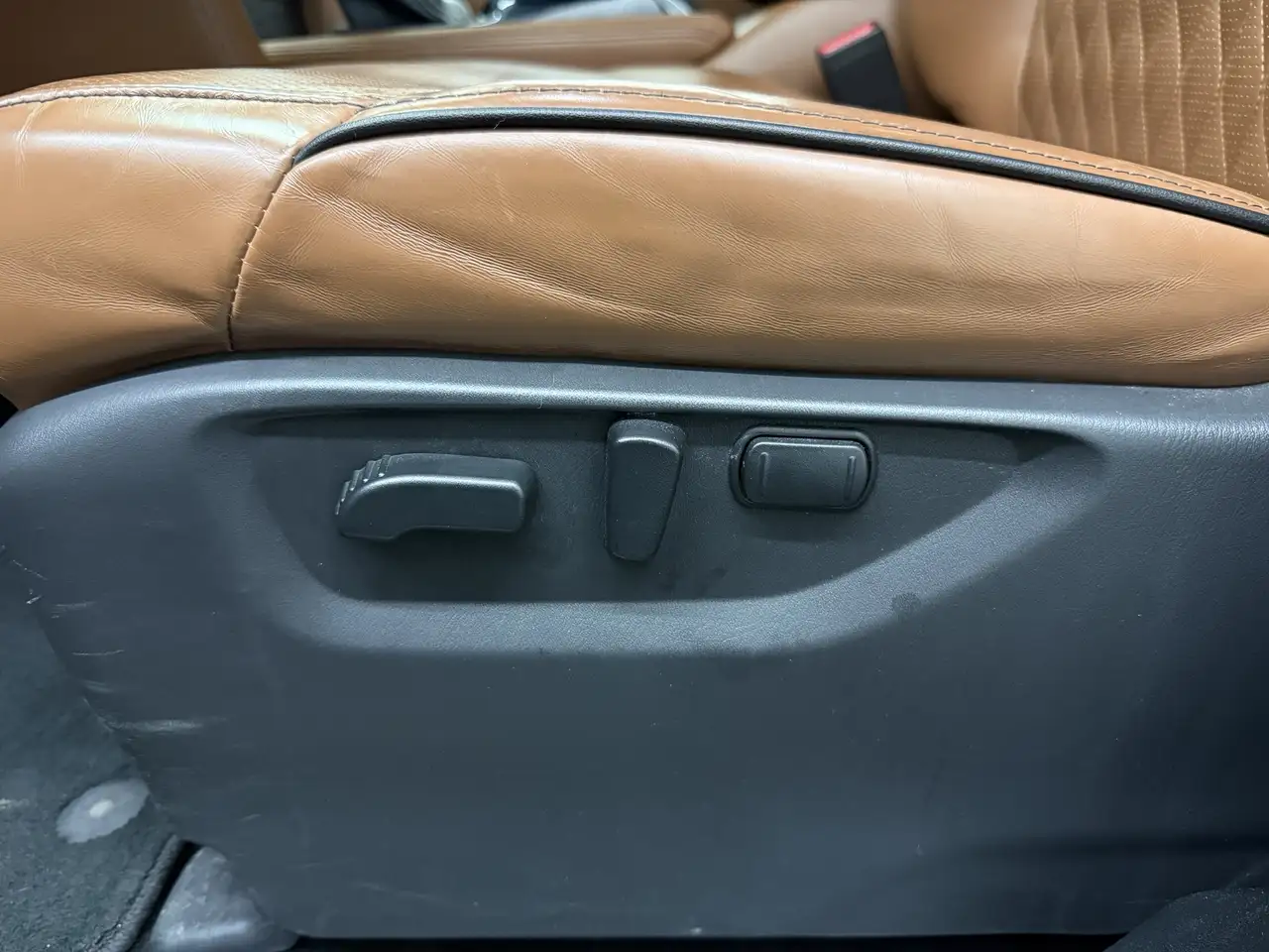 Infiniti QX80 снимка Infiniti QX80