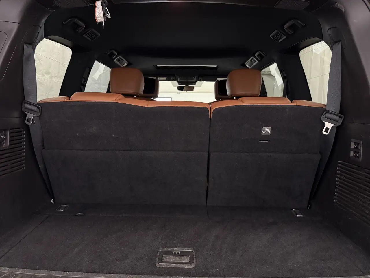 Infiniti QX80 снимка Infiniti QX80