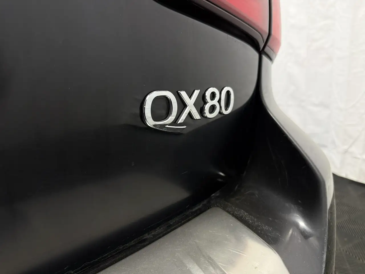 Infiniti QX80 снимка Infiniti QX80