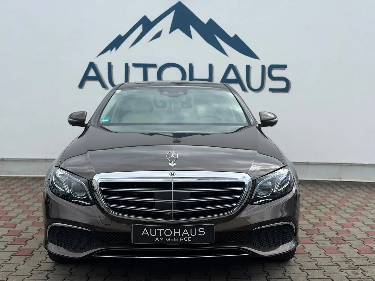 Mercedes-Benz E 350 E 350 d (213.033) Braun - 1