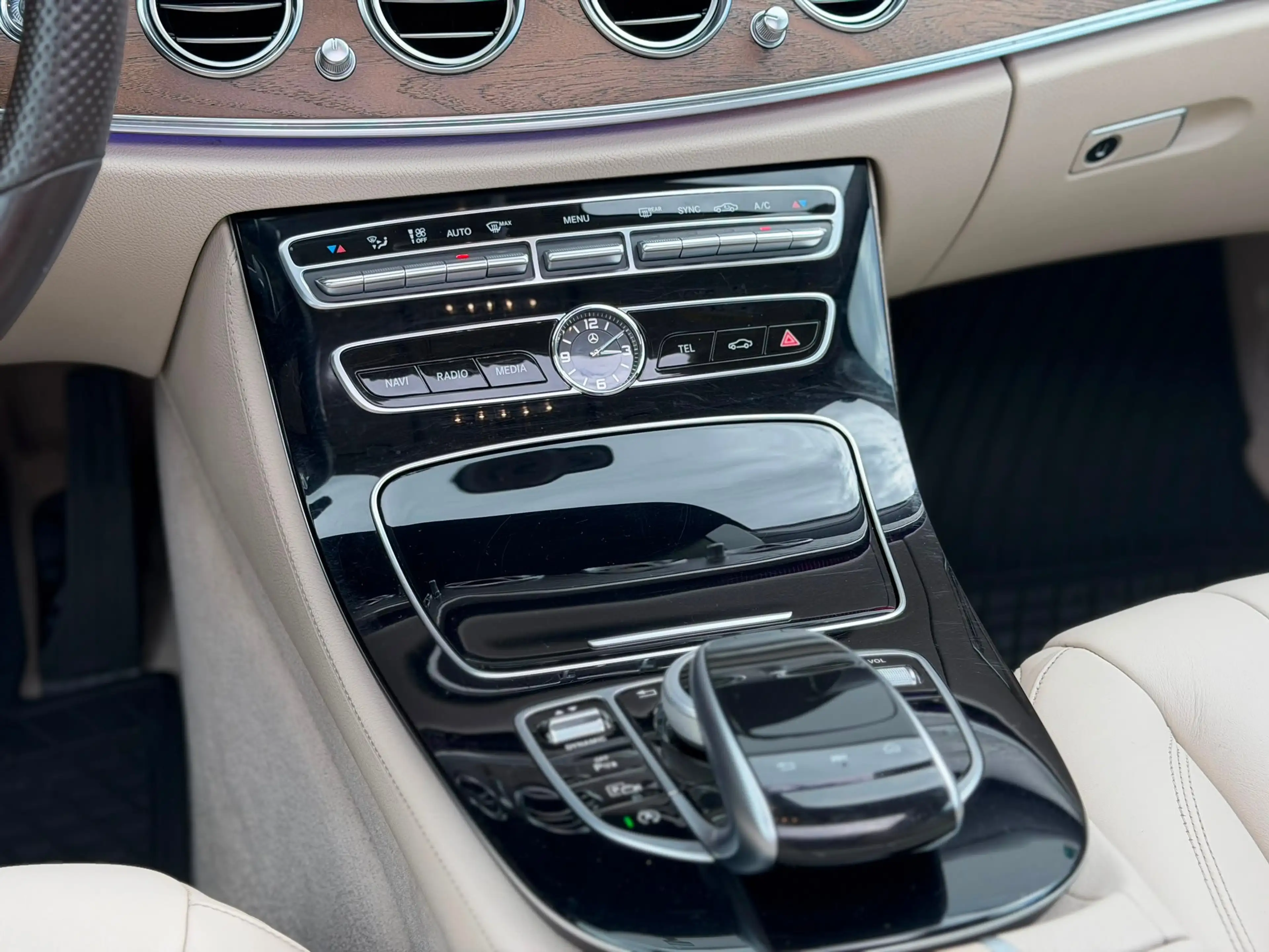Mercedes-Benz E 350 E 350 d (213.033) — photo 11