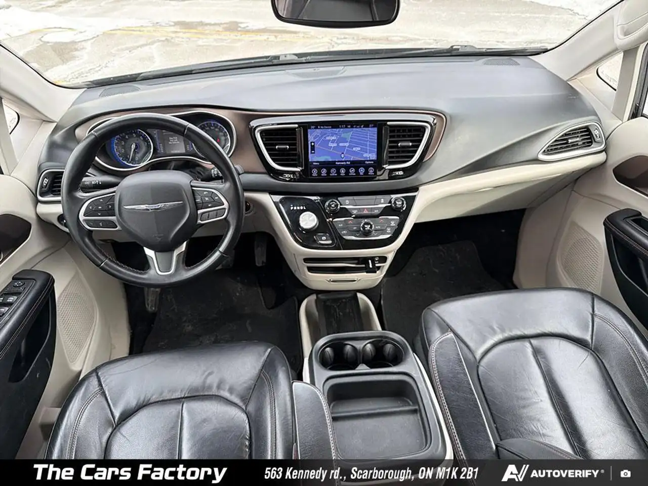 Chrysler Pacifica снимка Chrysler Pacifica
