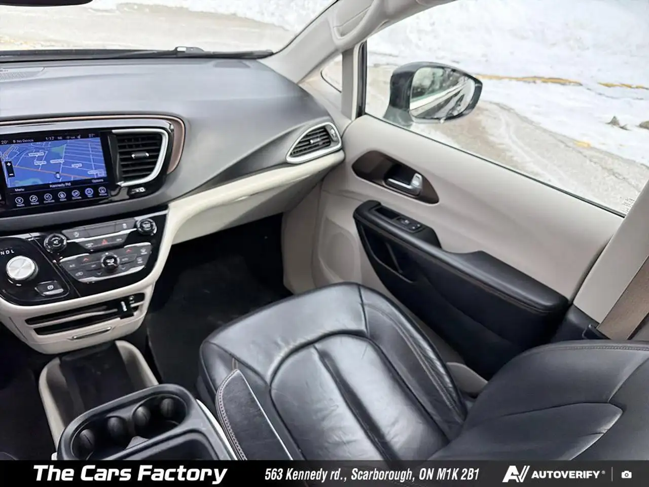 Chrysler Pacifica снимка Chrysler Pacifica
