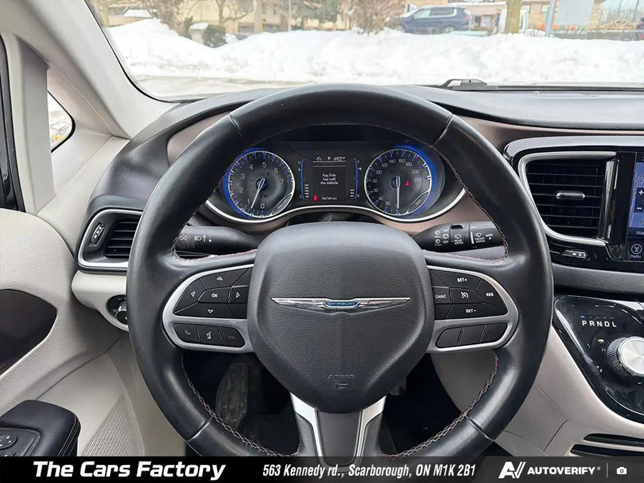 Chrysler Pacifica снимка Chrysler Pacifica