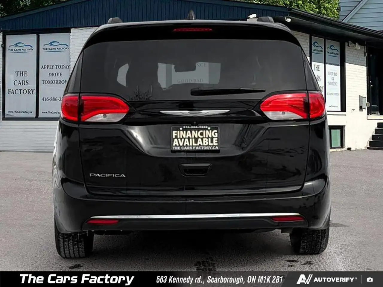 Chrysler Pacifica снимка Chrysler Pacifica