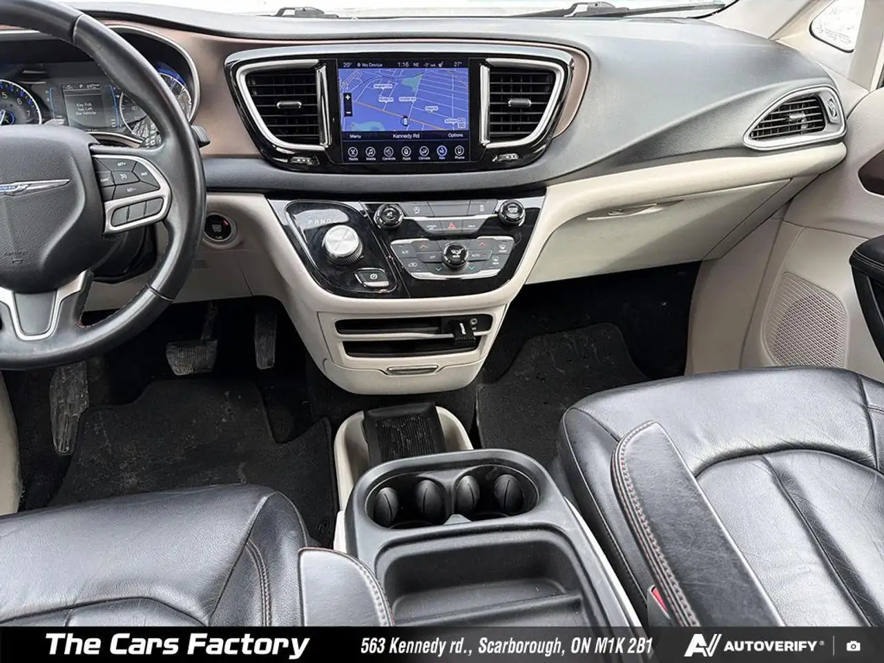 Chrysler Pacifica снимка Chrysler Pacifica