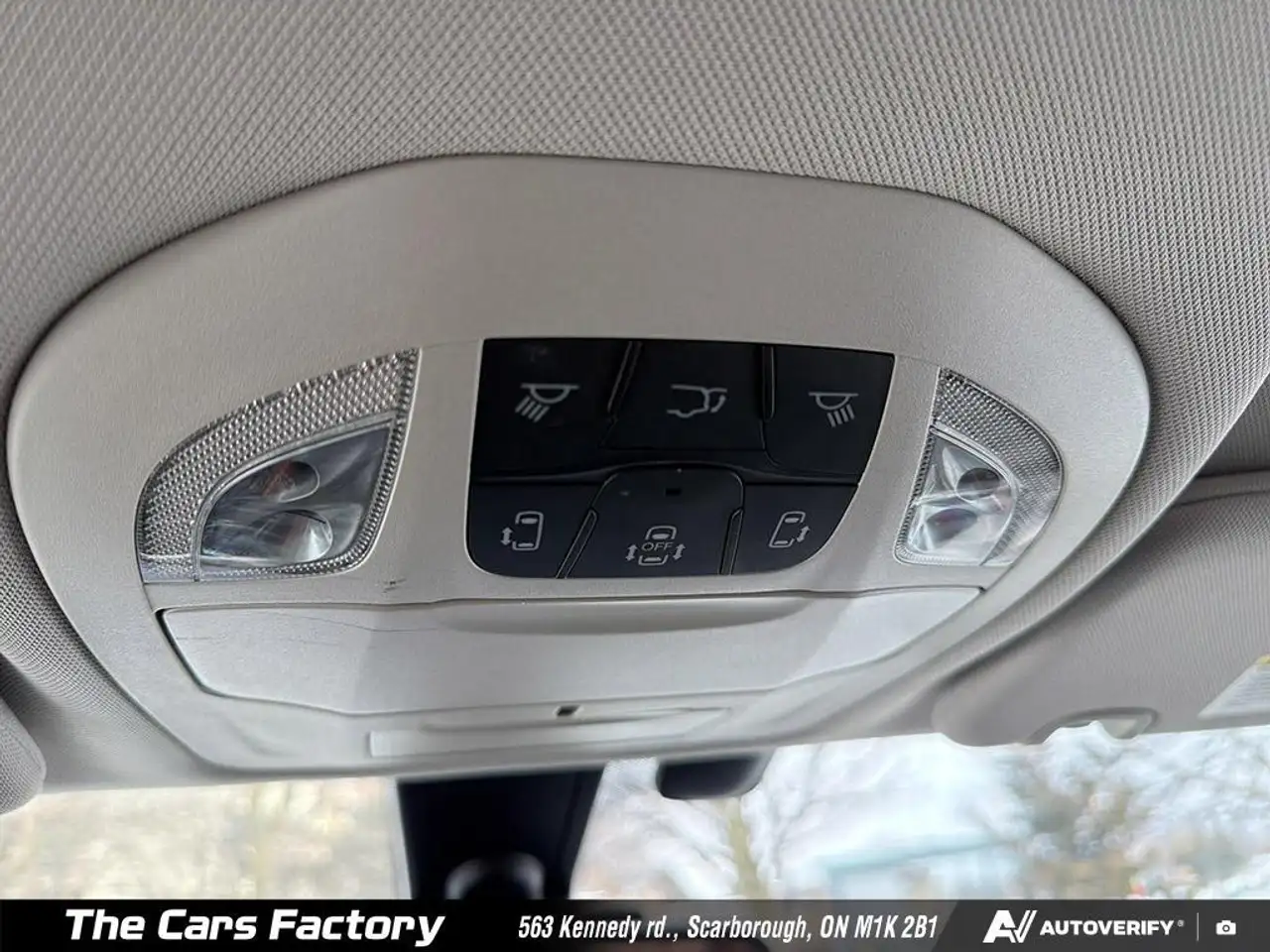 Chrysler Pacifica снимка Chrysler Pacifica