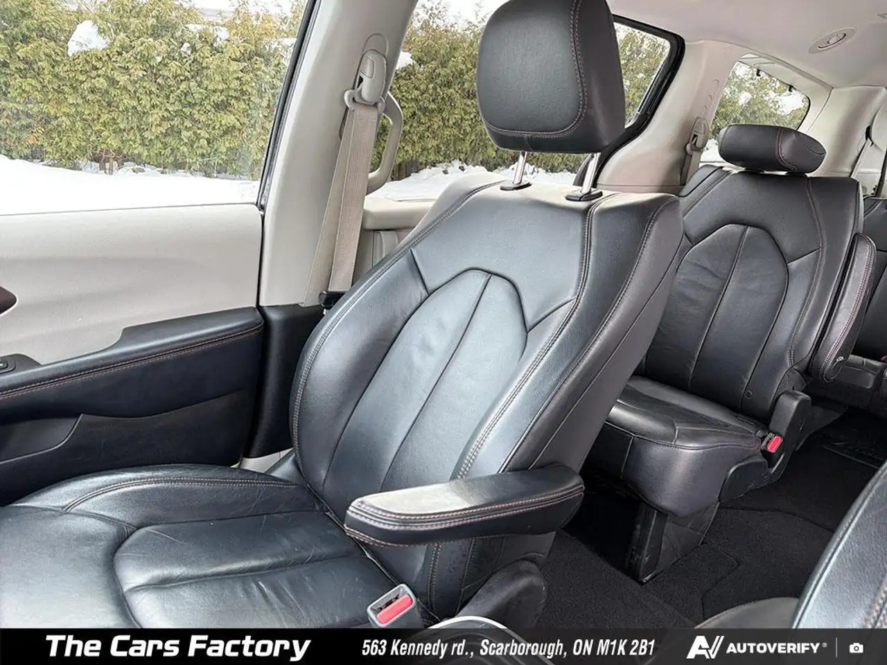 Chrysler Pacifica снимка Chrysler Pacifica