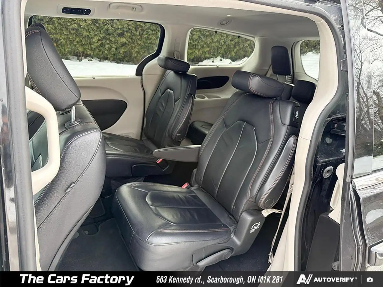 Chrysler Pacifica снимка Chrysler Pacifica