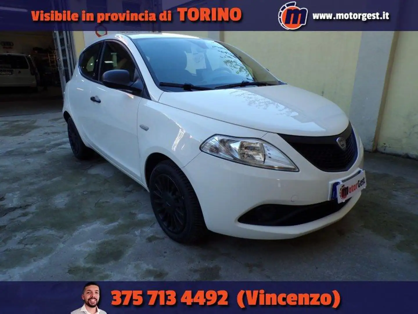 Lancia Ypsilon 1.0 FireFly 5 porte S&S Hybrid Ecochic Silver Bianco - 1