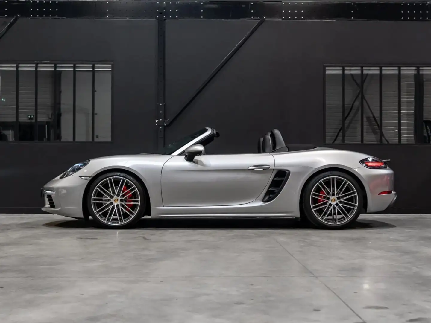 Porsche 718 Boxster S - Spicy Motor Schwarz - 2