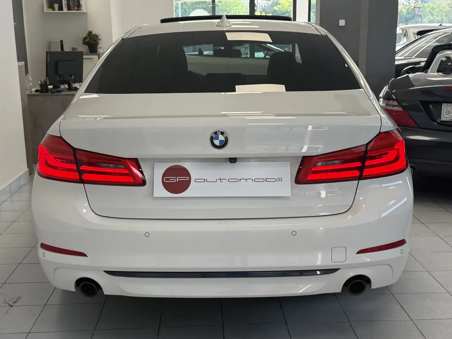 BMW 530 Sport 265cv auto Tetto Garanzia 12/24/36 Bianco - 1