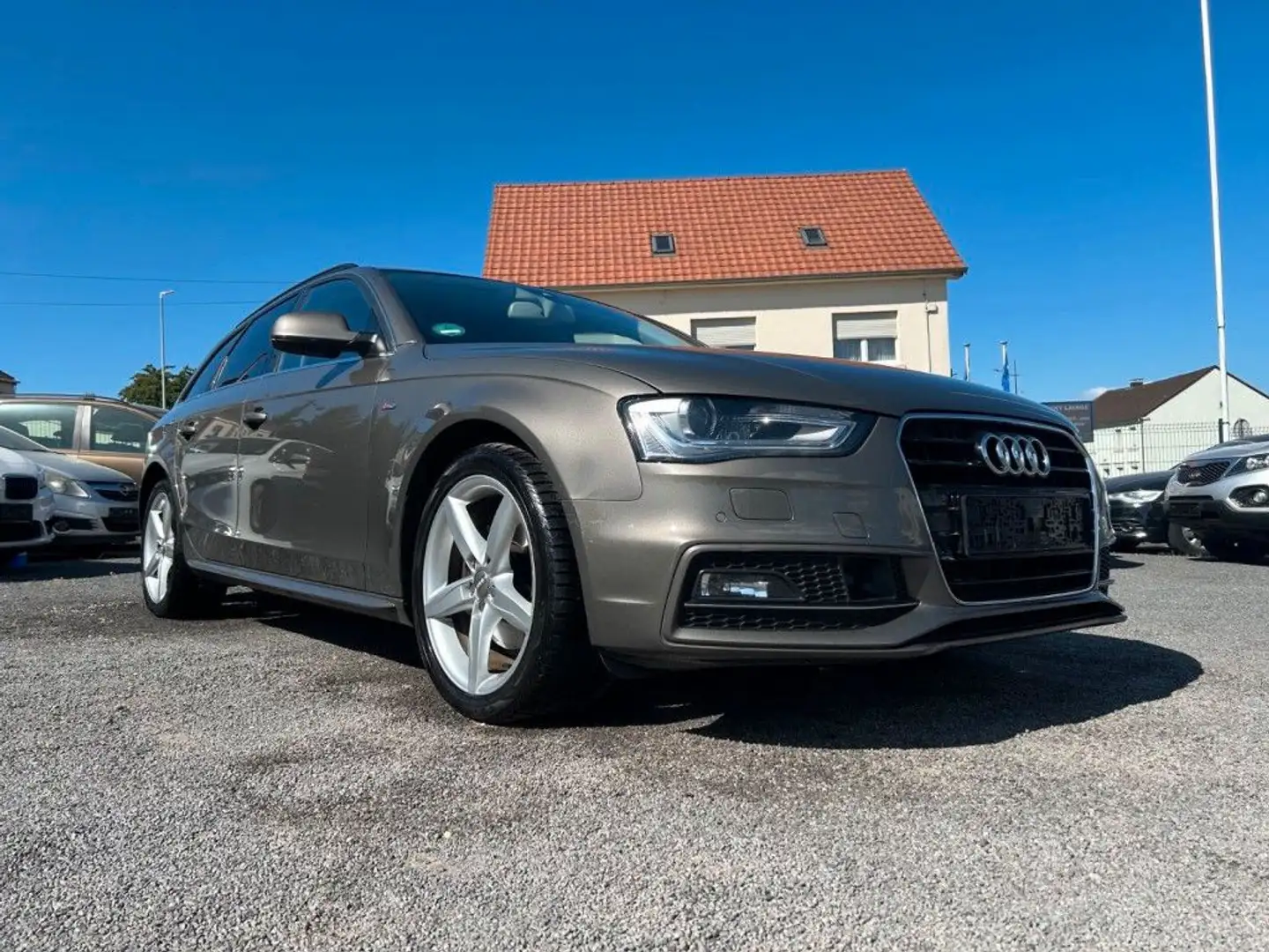 Audi A4 AVANT AMB S-LINE STANDHZ + SITZBEL + ACC +AHK Grau - 1