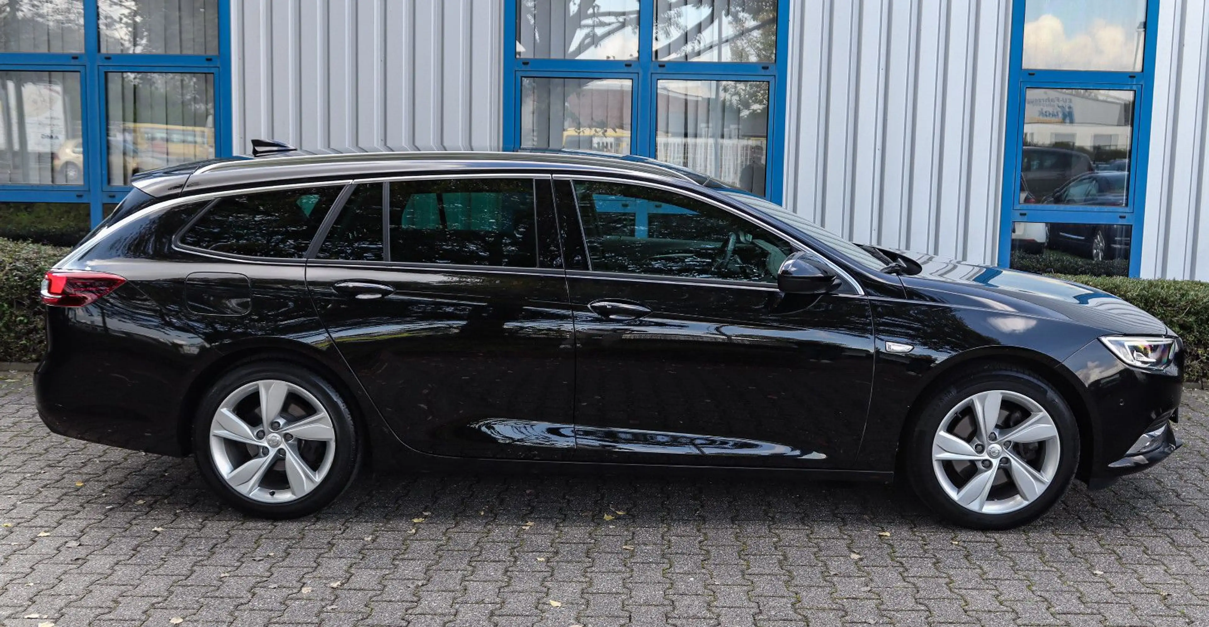 Opel Insignia Tourer*T.LEDER*LED*HUD*KAMERA*SPUR*TOT* — photo 4